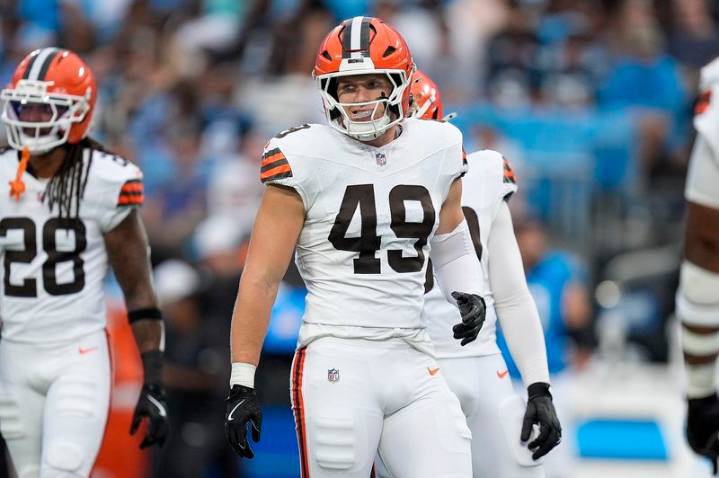 Report: Browns LB Carson Schwesinger has high