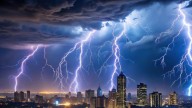 Hay alerta amarilla por lluvias, tormentas y vientos de hasta 80 km/h en 5 provincias