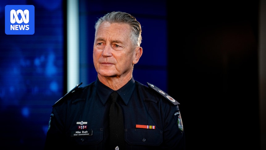 Victoria Police announces plan to slim down executive team, divert more officers to front line