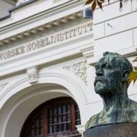Computer advances and 'invisibility cloak' vie for physics Nobel