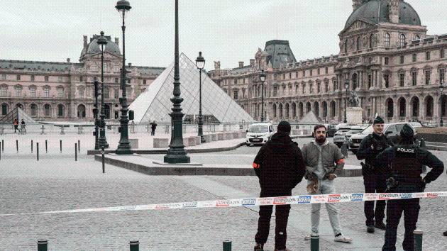 5 more suspects arrested over Louvre jewel heist