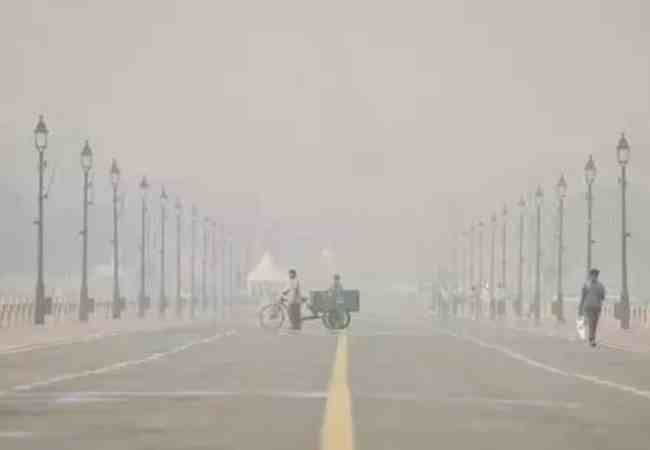 Delhi's air quality remains "poor" on Wednesday despite slight im...