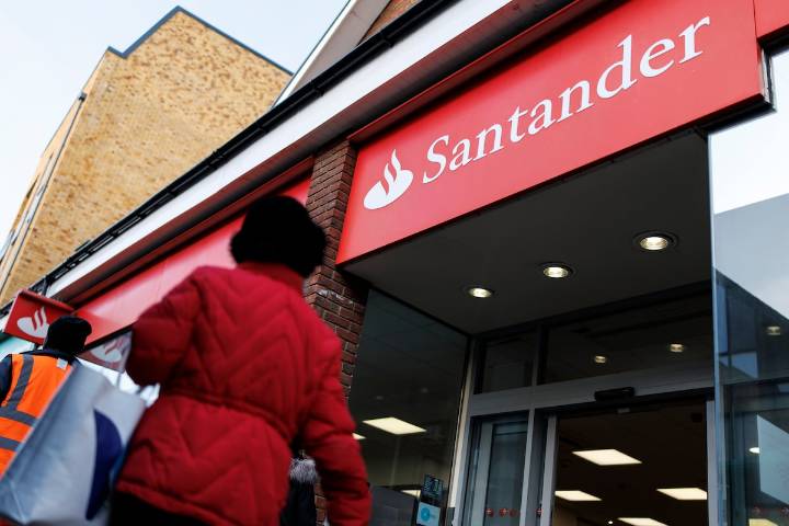 Dimite el consejero delegado de Santander en Reino Unido y el banco coloca en el consejo de la filial británica a su director de riesgos