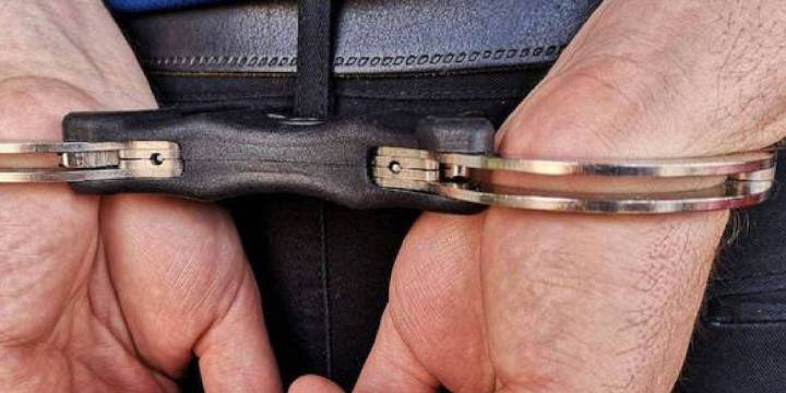 Colombiano fue detenido en España por participar en la violación de una niña de 8 años, autorizado por el padre de la menor