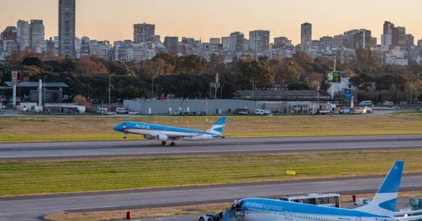 Cancelaciones, demoras y caos: así afectó el paro de pilotos de APLA a los vuelos de Aeroparque