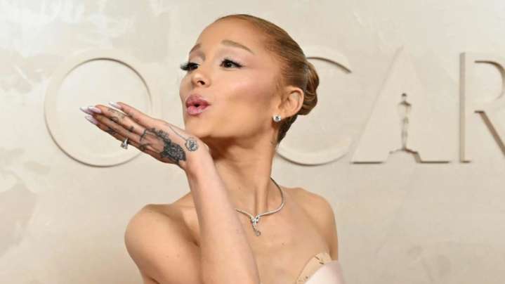 Ariana Grande lanza una edición exclusiva de su disco "Positions" en su quinto aniversario