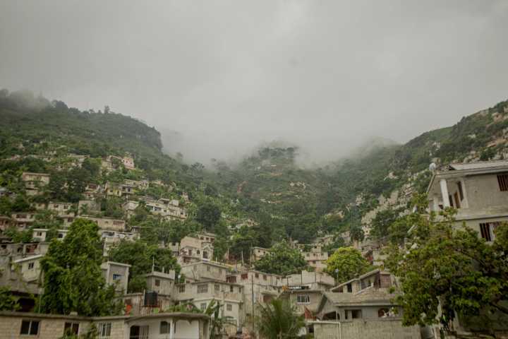 Al menos 10 muertos y varios desaparecidos en Haití por el huracán Melissa