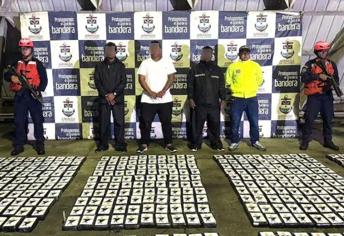 Esta es la embarcación que el presidente Petro anunció que fue interceptada en aguas del Pacífico