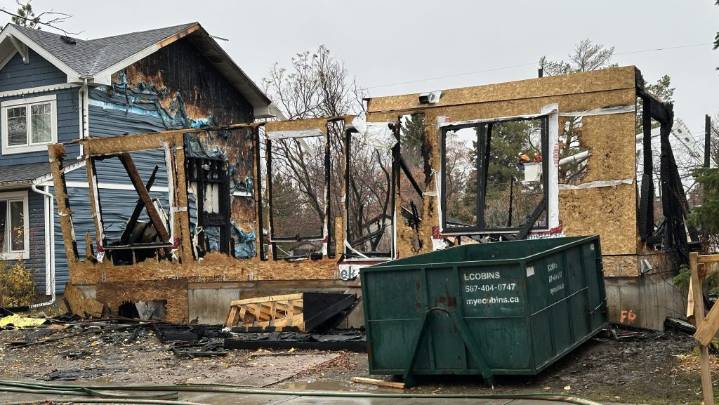 3 homes damaged in overnight fire in Edmonton’s Belgravia neighbourhood