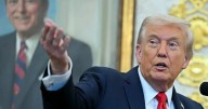 Donald Trump reconoce que los aranceles del 100 % a China no son sostenibles, pero “necesarios”