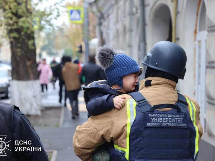 Ucrania: Rusia ataca un jardín de infantes en horario escolar, tras la cancelación de la reunión Putin