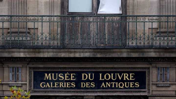 Cómo fue el impactante robo en el Louvre: montacargas, amoladoras y una fuga