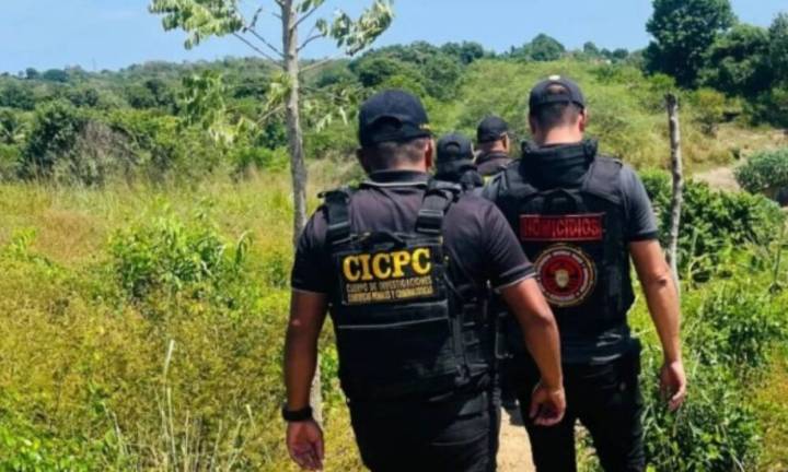 Abatido presunto azote y encuentran cuerpo en estado de descomposición en Los Lanceros