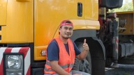 El caso de un pueblo de Lleida de menos de 1.000 habitantes al que acuden cientos de extranjeros para ser camioneros