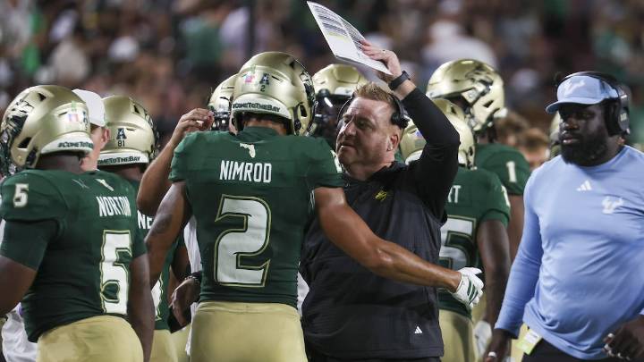 USF Bulls rise in Top 25, generate even more playoff buzz