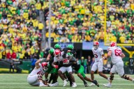 Can Oregon fix its short-yardage defense problems before Wisconsin game?