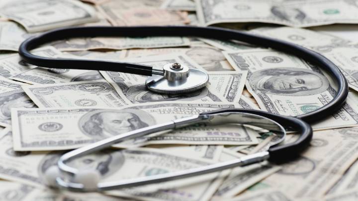 NYC elimina más de 75,000 deudas médicas de neoyorquinos