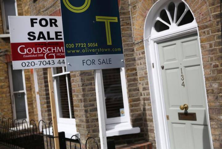 UK house prices rise in October, defying pre
