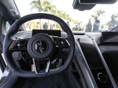 Aceleró su Ferrari para impresionar a su novia y murió al chocar contra un árbol