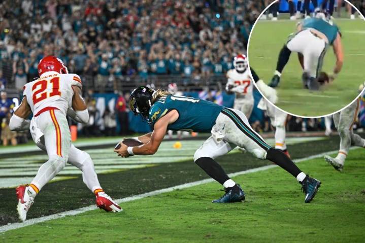 Jaguars' Trevor Lawrence wild game-winning touchdown run stuns Chiefs