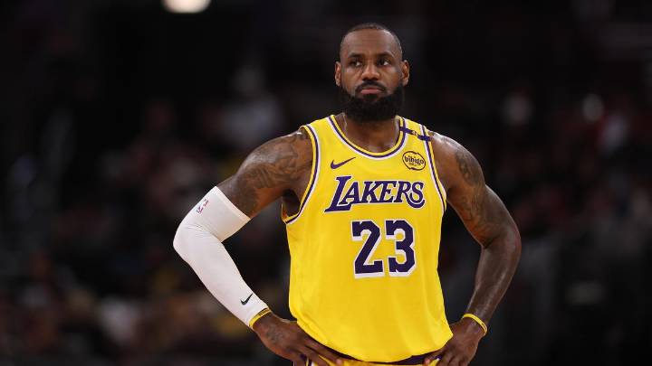 LeBron James, Anthony Davis injury information leaked to punters, NBA gambling indictment suggests