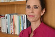 Ángeles Caballero, periodista y escritora: "Antes discutía con desconocidos en redes, ahora elijo mis batallas, no por cobardía, sino por autocuidado"