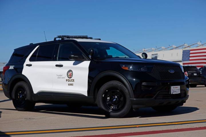 L.A. police search for driver in fatal Arleta hit