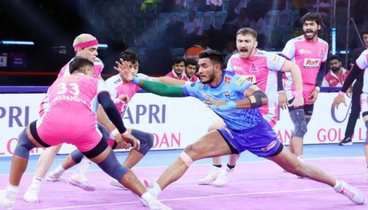 PKL 12: Nitin Kumar’s Super 10 Helps Jaipur Pink Panthers Beat Bengal Warriorz To Keep Top