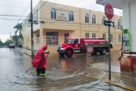 Activan Operativo Tormenta en Playa del Carmen tras lluvias y encharcamientos