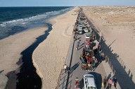 Gazans trek to ruined homes as Israeli forces pull back under ceasefire