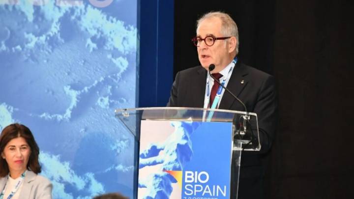Valls reivindica Barcelona "como capital de ciencia e investigación en biomedicina"