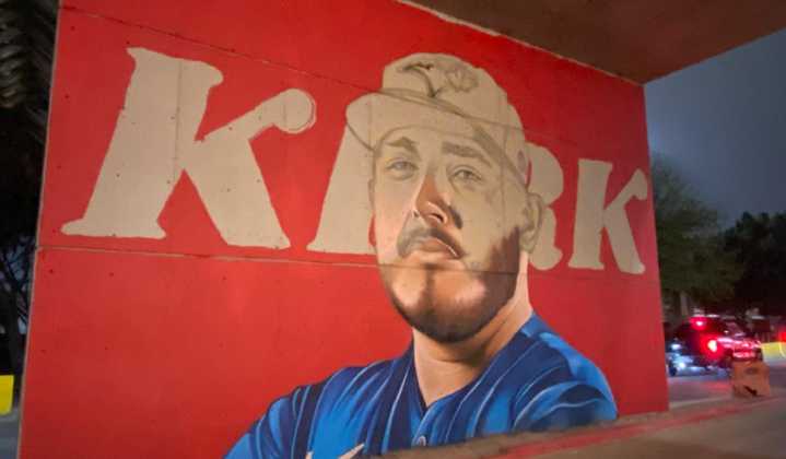 Alejandro Kirk, ídolo en Tijuana; la Garita san Ysidro luce mural del pelotero de Blue Jays