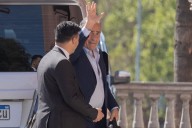 El avance de Santiago Caputo. Incómodo, Francos se recluye y espera una charla con Milei para decidir su futuro