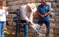 Más agua para el campo de Ramos; conjuntan esfuerzos Manolo y Tomás