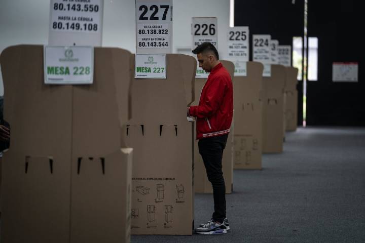Los partidos tradicionales toman ventaja en las elecciones del Consejo de Juventudes 2025