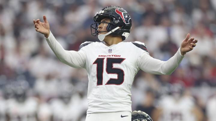 DeMeco Ryans: Ka'imi Fairbairn was supposed to kick off out of bounds, but didn't execute