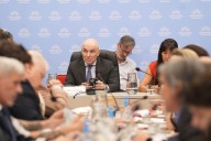 En la previa a una reunión clave, la oposición redobla esfuerzos para desplazar a Espert de la comisión de Presupuesto