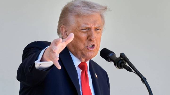 Trump exige al Departamento de Justicia que le pague 230 millones de dólares por los casos en su contra