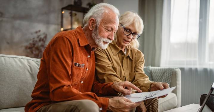 DWP alert as 760,000 pensioners missing out on average of £4,300 a year
