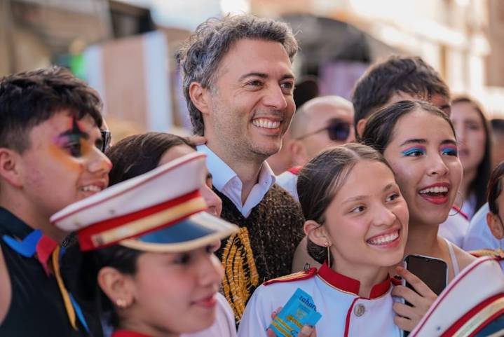 Daniel Quintero anuncia que recogerá firmas para inscribir su candidatura tras la victoria de Iván Cepeda en la consulta del Pacto Histórico