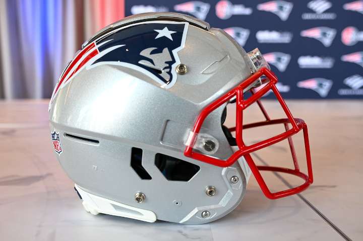 NFL insider: 'I wouldn't be surprised' to see Patriots make trade ahead of deadline
