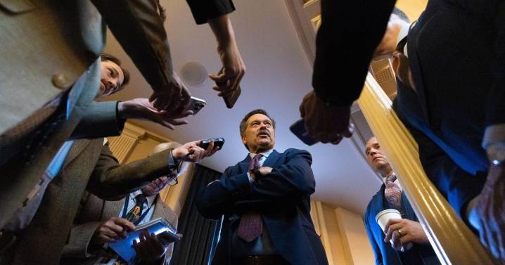 Republicans file lawsuit seeking to block redistricting session