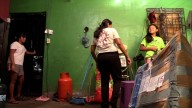 Por temor a ICE, esta pareja de inmigrantes decidió regresar a El Salvador con sus gemelas estadounidenses