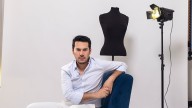 El diseñador caleño Ian Lombardi presenta en España colección en beneficio de niños con cáncer del país
