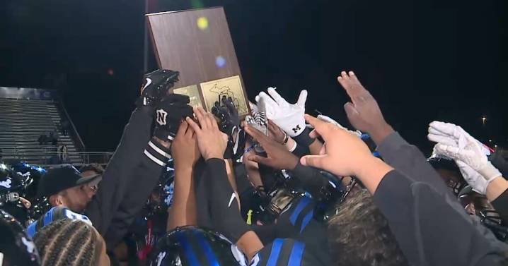 High School Game of the Week: Carlson Dominates Allen Park