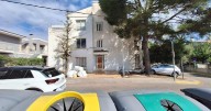 Los okupas de Espigol Beach se defienden: «Estamos aquí porque no tenemos dónde ir, alquilar un piso es imposible»
