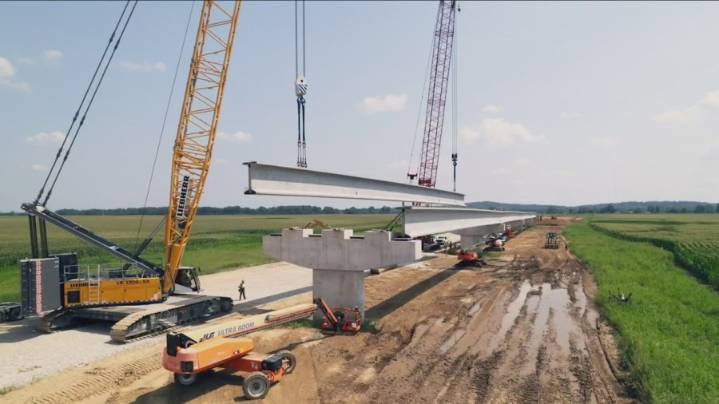 Short-term rolling closures to occur in Evansville to transport beams