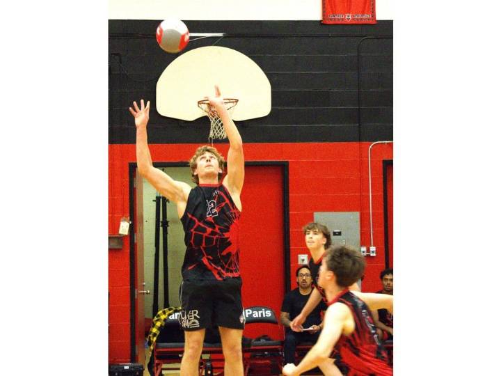 Paris Panthers unbeaten in senior boys volleyball