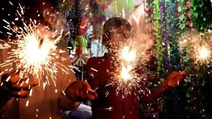 Green crackers allowed on Diwali in Delhi, Supreme Court sets time limits