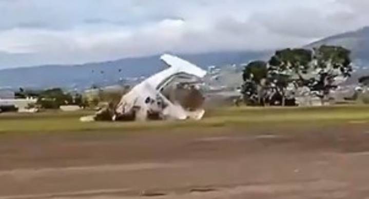Avioneta se estrella en aeropuerto de Venezuela tras despegue fallido; reportan dos muertos (VIDEO)